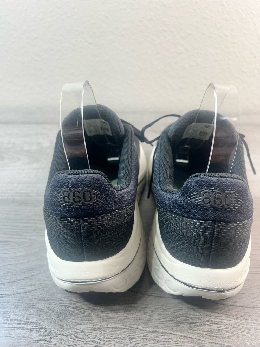 New Balance Size 8 Men's/9.5 Women’s Black & White Fresh Foam Athletic Shoes B - Picture 4 of 9